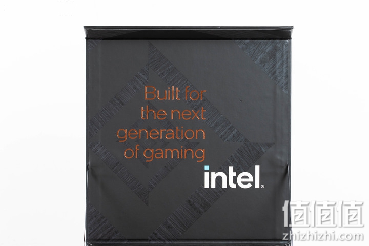 Intel 正式发布第12代Core 处理器 大小核混搭冲上性能高峰