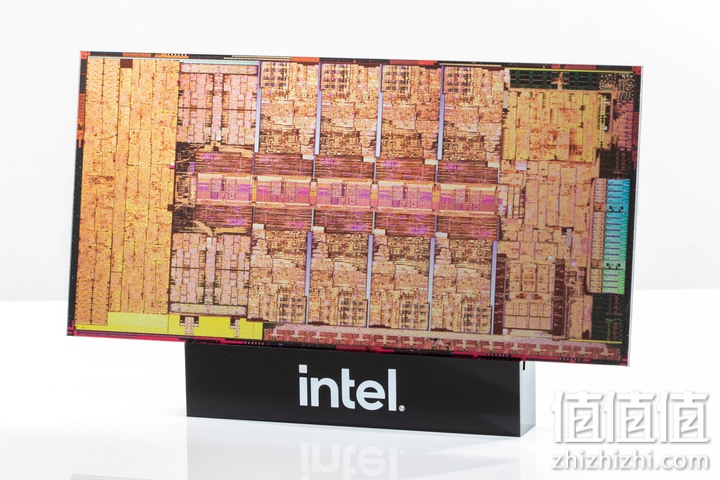 Intel 正式发布第12代Core 处理器 大小核混搭冲上性能高峰