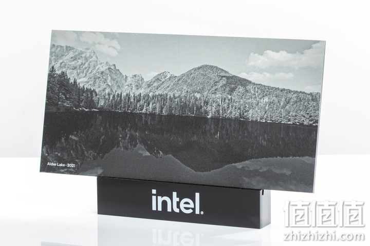 Intel 正式发布第12代Core 处理器 大小核混搭冲上性能高峰