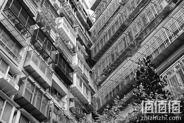 Tamron 28-75mm F/2.8 Di III VXD G2 新旧对决：对焦提升、散景表现更优异！