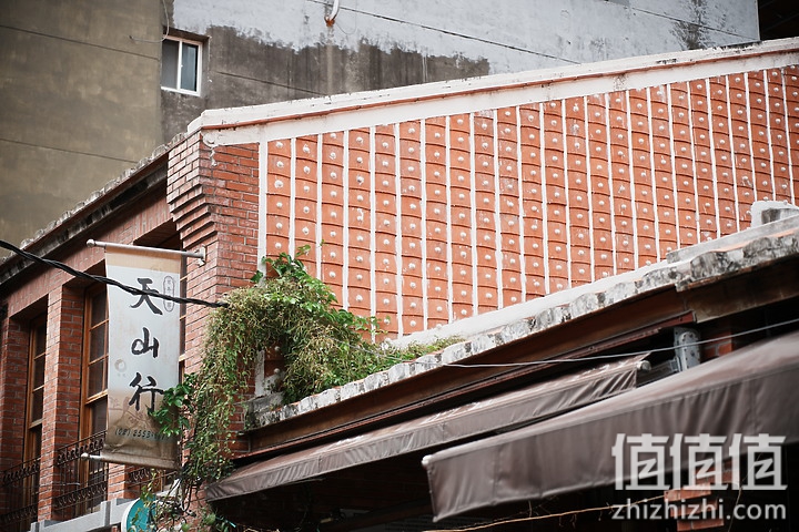 Tamron 28-75mm F/2.8 Di III VXD G2 新旧对决：对焦提升、散景表现更优异！