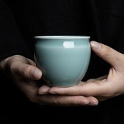 余着龙泉青瓷主人杯粉青釉单杯