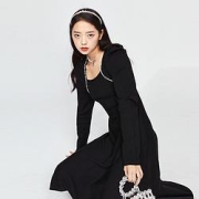 westlink西遇2021秋冬季中长款复古气质方领长袖针织连衣裙女毛衣裙