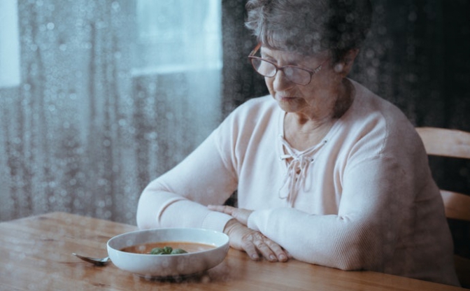 如何选择成人奶粉？成人奶粉挑选指南