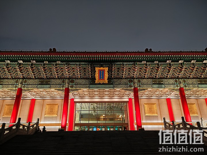 Realme GT Neo2 评测：性价比与外观同样出众的轻旗舰