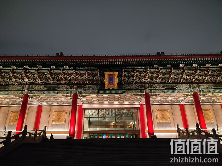 Realme GT Neo2 评测：性价比与外观同样出众的轻旗舰