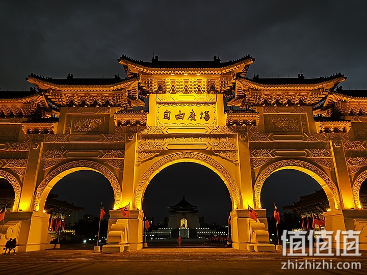 Realme GT Neo2 评测：性价比与外观同样出众的轻旗舰