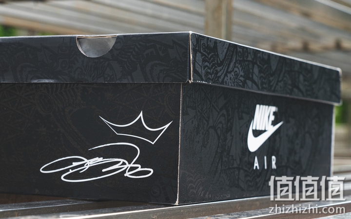 Nike LeBron 19 开箱分享：皇帝战靴的独特气质！