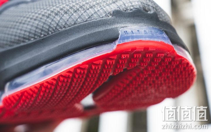 Nike LeBron 19 开箱分享：皇帝战靴的独特气质！