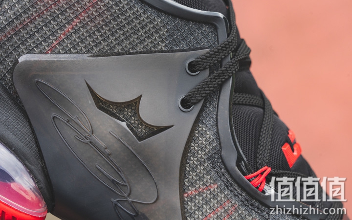 Nike LeBron 19 开箱分享：皇帝战靴的独特气质！