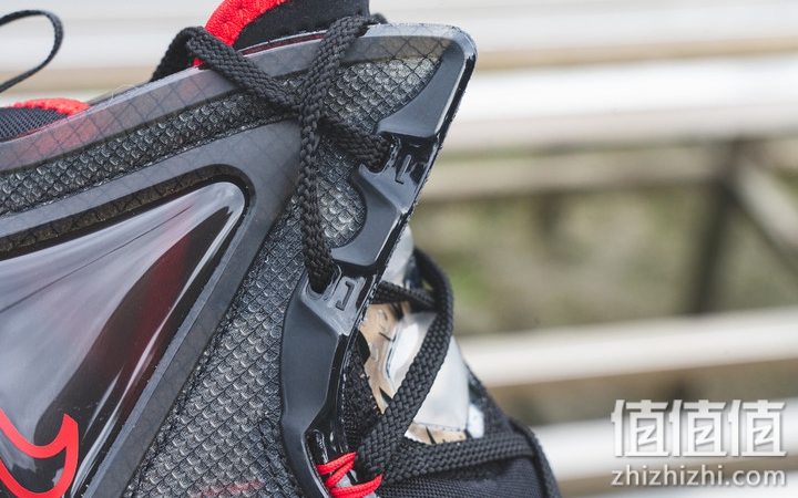 Nike LeBron 19 开箱分享：皇帝战靴的独特气质！