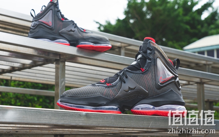 Nike LeBron 19 开箱分享：皇帝战靴的独特气质！