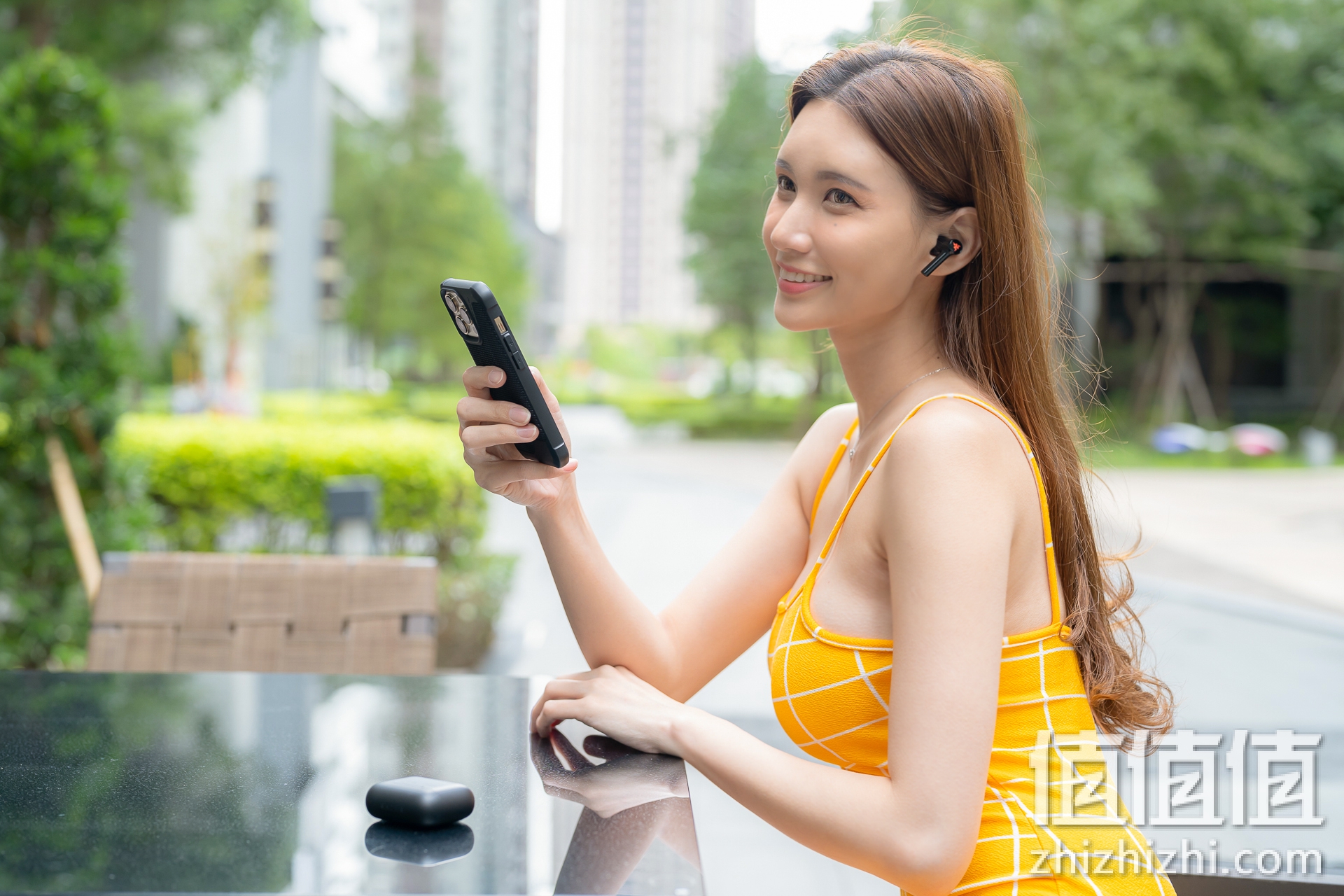 Razer 雷蛇 战锤狂鲨 2代真无线耳机评测：点亮你的信仰之声