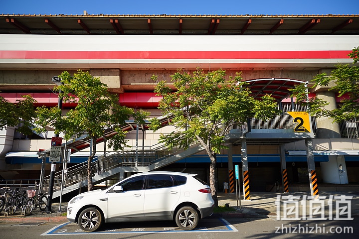 SIGMA 适马 24mm F2 DG DN 评测：大光圈遇上小广角，表现可圈可点