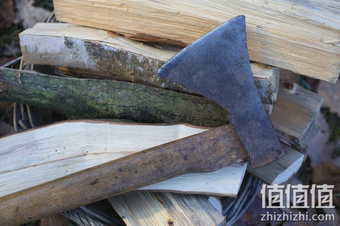 斧头怎么选？露营斧头选购指南