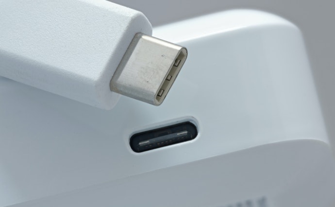 USB-C接口的数据线怎么选？USB Type-C传输线选购指南
