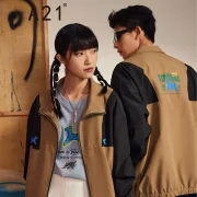 PLUS会员：A21 情侣款梭织拼接印花风衣外套