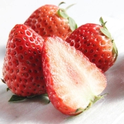 88VIP：丹东红颜 99奶油草莓 约15-24颗 共约重500g*4件