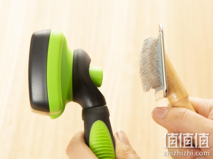 宠物梳毛刷子怎么选？狗狗除毛刷选购指南