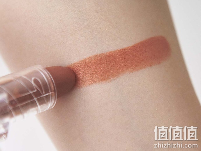 怎么选择女士唇膏？女士口红挑选指南