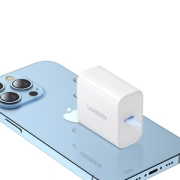 苹果MFI认证 绿联 快速充电器 PD20W 苹果iPhone 12 半小时充60%电