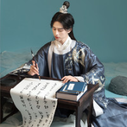 LIU YAN XI LING 流烟昔泠 宋制 山有书 襕衫