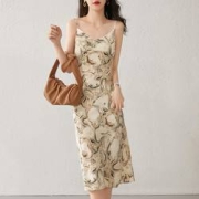 Sentubila 尚都比拉 121L40493C09 纯欲风吊带连衣裙