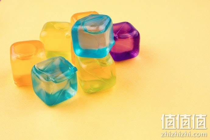 怎么选择速冻冰块？威士忌冷却冰粒挑选指南