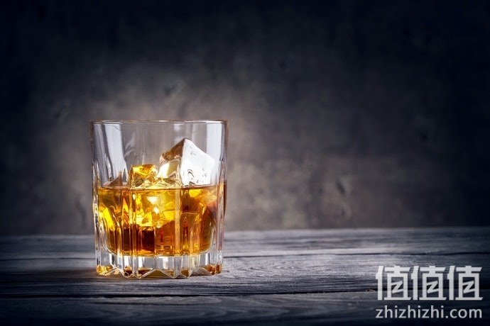 怎么选择速冻冰块？威士忌冷却冰粒挑选指南
