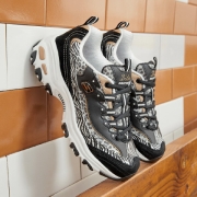 12点、前1240件：SKECHERS 斯凯奇 女款熊猫运动鞋 99999833-BKGD