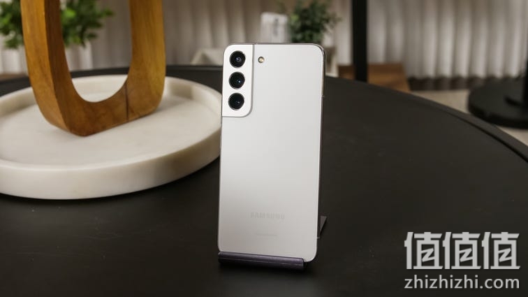三星 SAMSUNG Galaxy S22 超视觉夜拍系统超清夜景 超电影影像系统 超耐用精工设计 8GB+128GB 羽梦白 5G手机