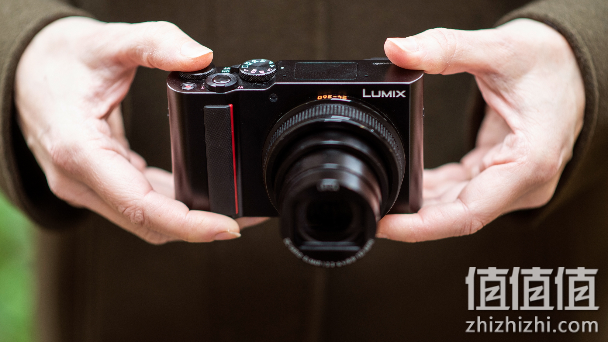 PANASONIC LUMIX 多功能相机 DC-ZS200K 黑色