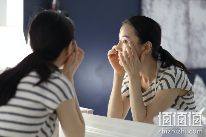 抗皱眼霜如何选？抗皱眼霜选购指南