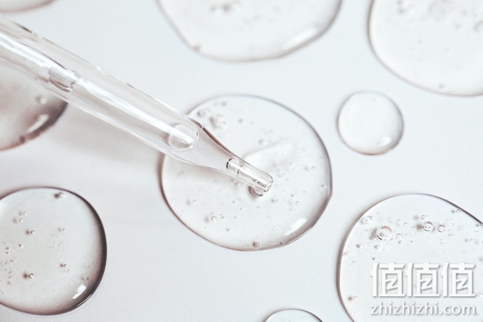 50岁的女性如何选择精华液？熟龄肌精华液选购指南