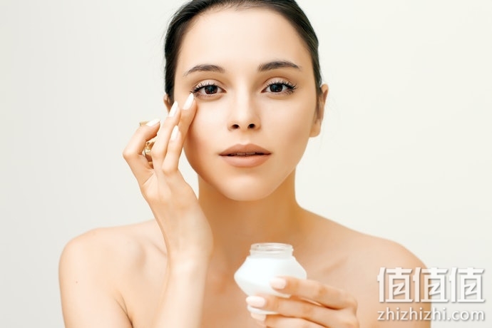30岁的女性如何选择精华液？30岁精华液选购指南