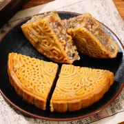 蜜小婕 广式伍仁大月饼 500g