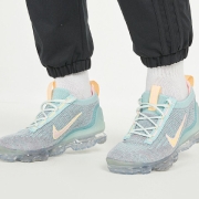 NIKE 耐克  AIR VAPORMAX  女款运动鞋 DH4088