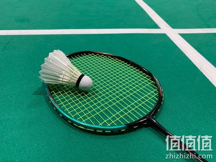 羽毛球拍怎么选？羽毛球拍选购指南