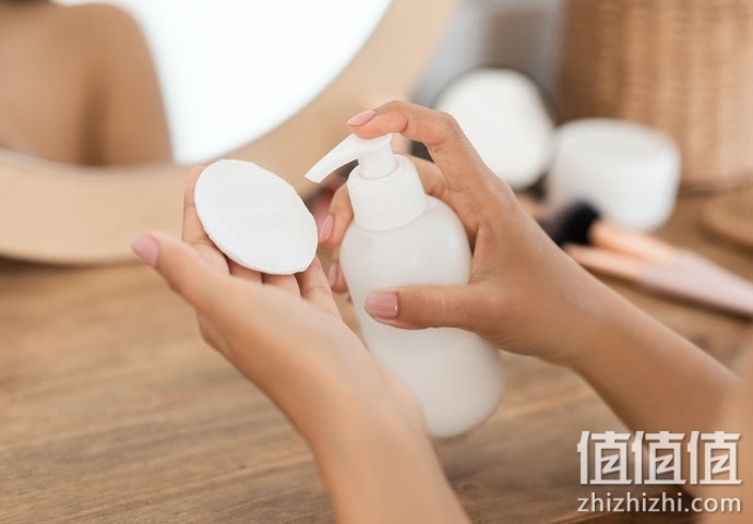 眼唇卸妆水怎么选？眼部及唇部卸妆水选购指南