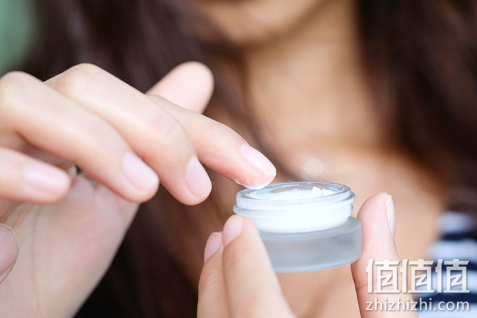 如何选择美白精华乳？美白精华乳选购指南