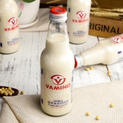 泰国进口 VAMINO哇米诺原味豆奶饮料 300ml*24瓶整箱 非转基因大豆 植物蛋白奶 代餐奶 玻璃瓶装饮料