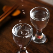 网易严选 茅台镇的酒白酒 酱香酒 53度 500ml 单瓶装(12年窖龄红色珍藏版)