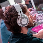 雷蛇（Razer） 北海巨妖头戴式耳机 7.1虚拟环绕立体音效带麦克风吃鸡音频接口耳麦 北海巨妖-水银(3.5毫米接口)