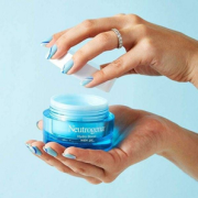 Neutrogena 露得清 水活盈透保湿凝露面霜 50ml 到手￥64.81
