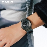 卡西欧（CASIO）手表 G-SHOCK 防震防水高亮度双重LED照明双显薄款运动女士手表 GM-S2100B-8A
