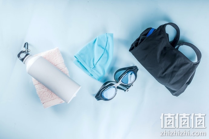 如何选择女士运动泳衣？女士运动泳衣选购指南