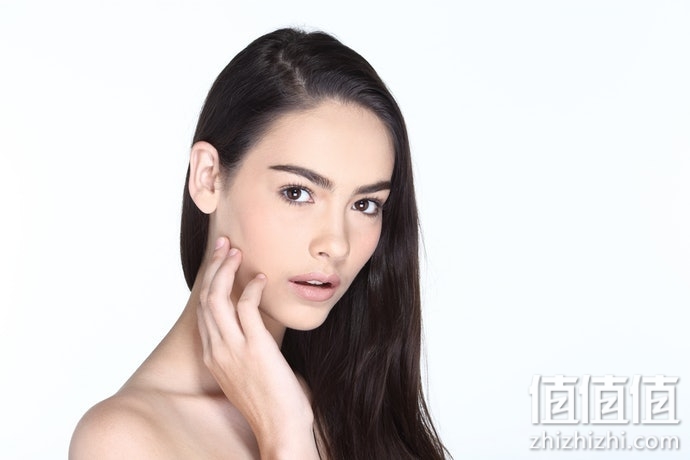 如何选择打亮粉底棒？打亮粉底棒选购指南