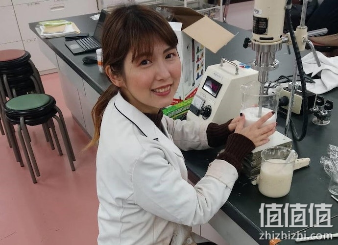 如何选择打亮粉底棒？打亮粉底棒选购指南