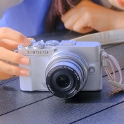 奥林巴斯 OLYMPUS PEN E-P7 微单相机 EP7数码相机 微单套机（14-42mm F3.5-5.6）2030万像素6584元 (需用券)