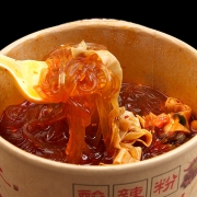 方便重庆风味小泡面桶装酸辣速食充饥米线 重量132g*6桶